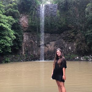 Meet your Posher, Aglaée